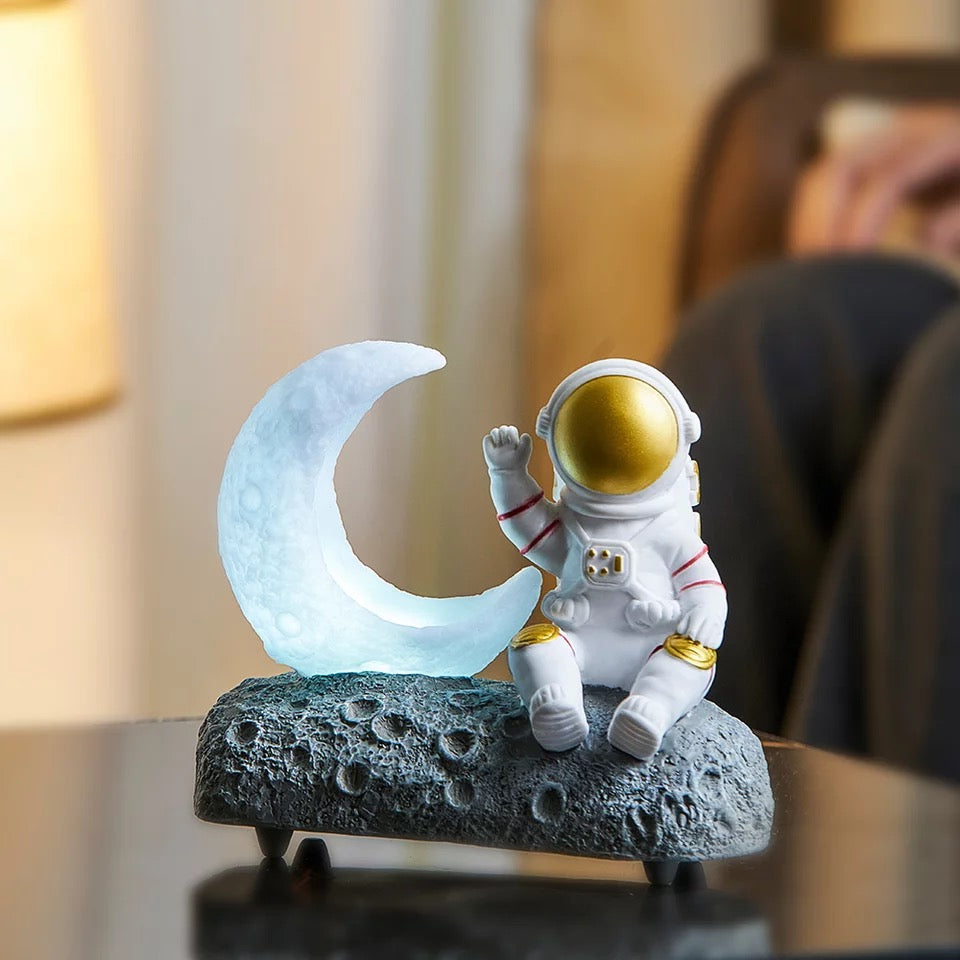 Astronaut Wireless Speaker with LED Luminous Moon