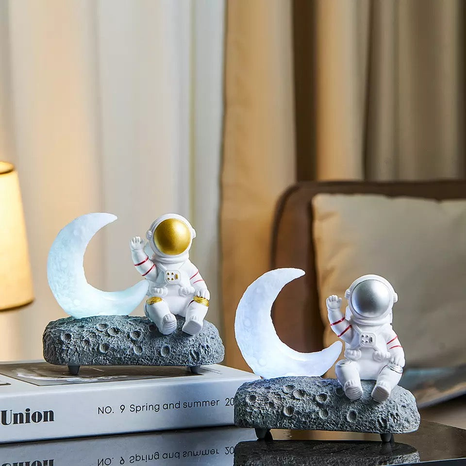 Astronaut Wireless Speaker with LED Luminous Moon