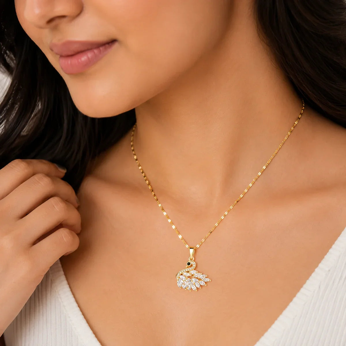 Elegant Gold Swan Crystal Pendant Necklace for Women