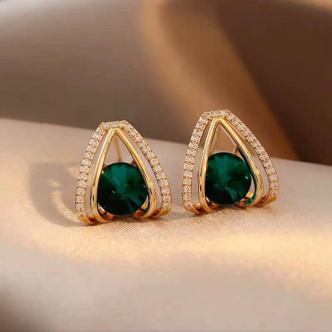 Women’s Gold Tone Kundan Jhumki Earrings with Pearl Hanging
