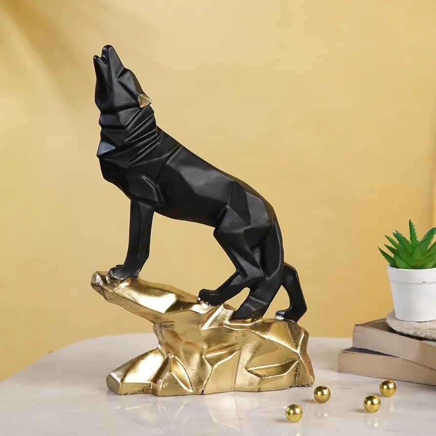 Howling Wolf Showpiece