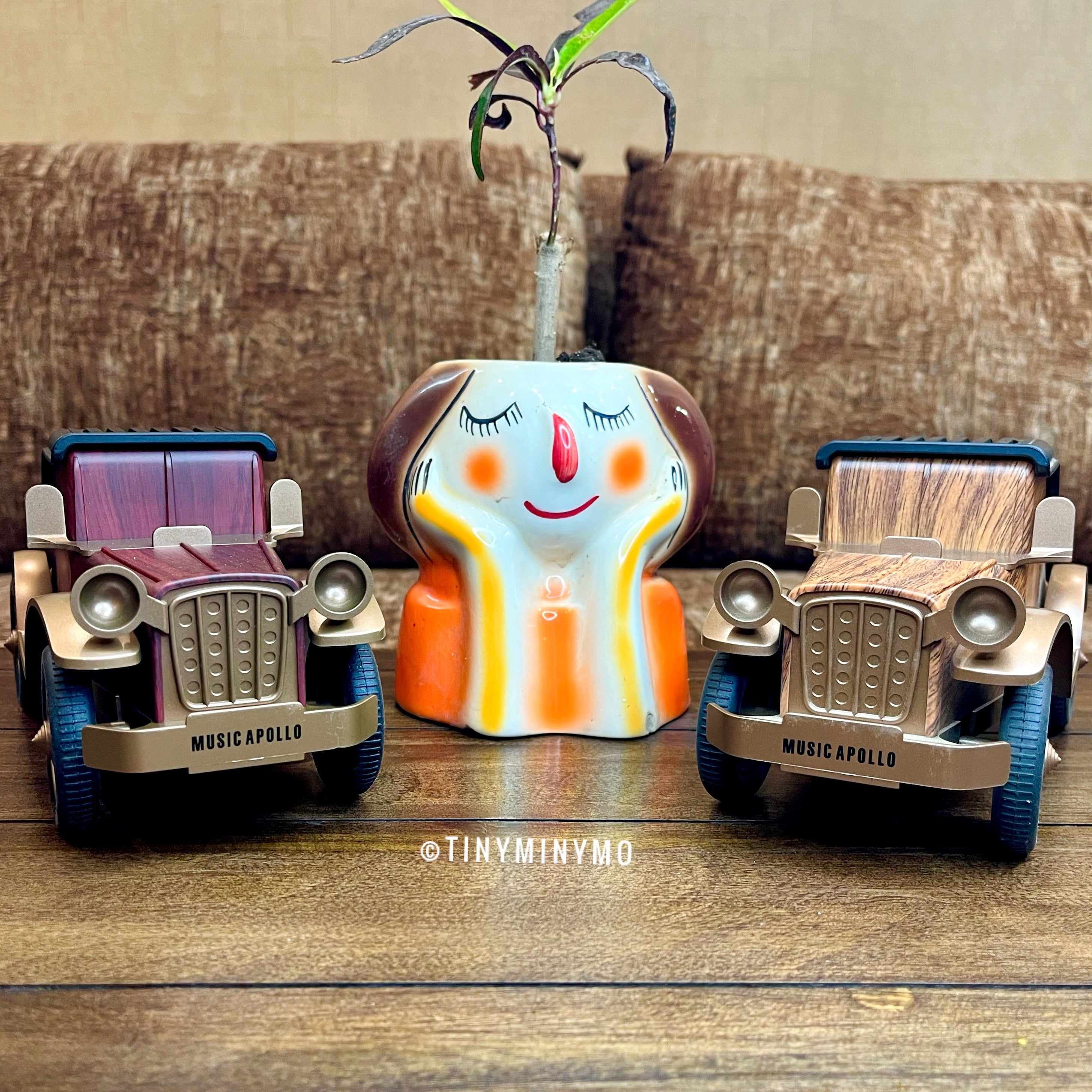 Vintage Car Shaped Bluetooth Speaker