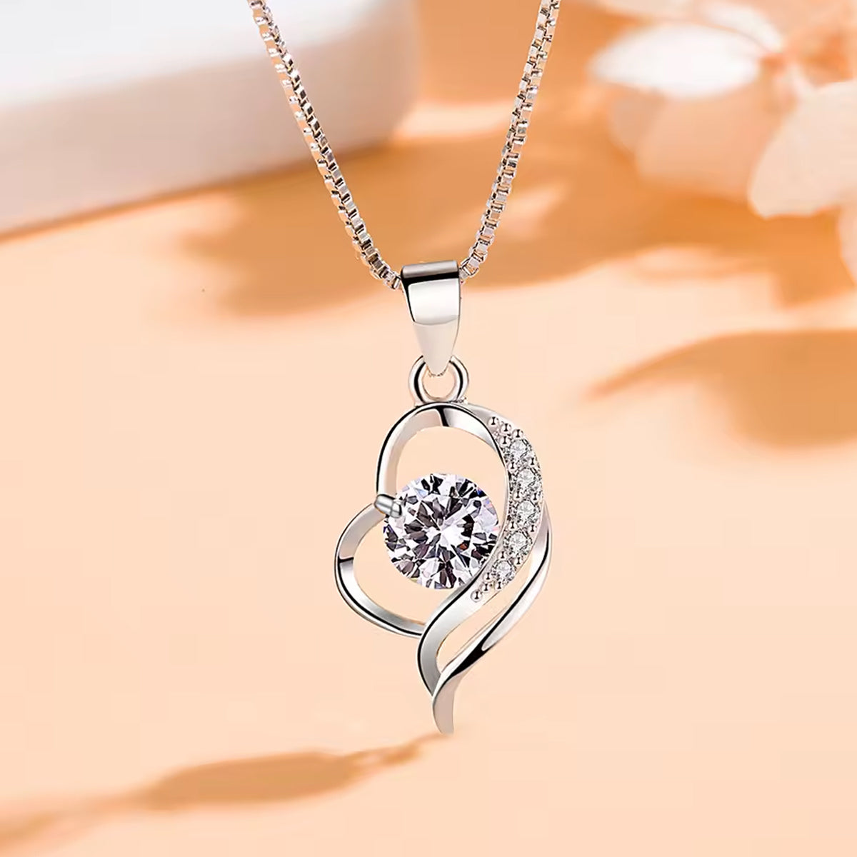 Sterling heart-shaped zircon pendant necklace for women