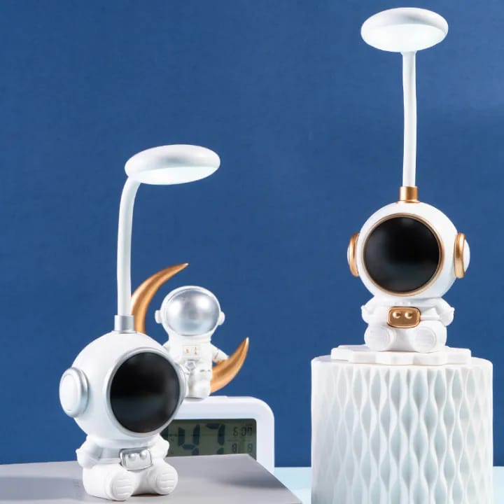 Sitting Astronaut LED Desk Lamp