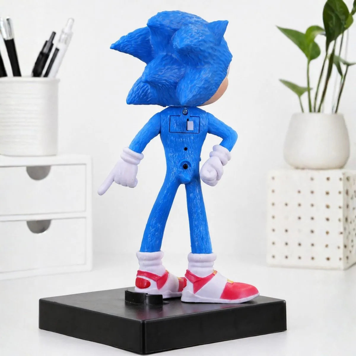 Backside of Action Figure in Sonic Design - Tinyminymo